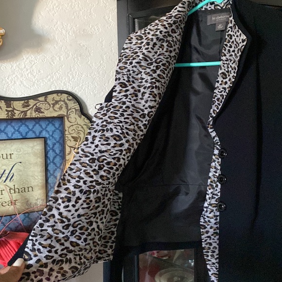 Cute blazer - Picture 2 of 5